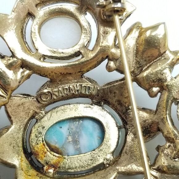 Vintage Sarah Coventry Large Pendant Brooch, Gold Tone Blue Cabochon Faux Pearl - Picture 4 of 7